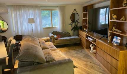 Apartamento no Anália Franco lindo.