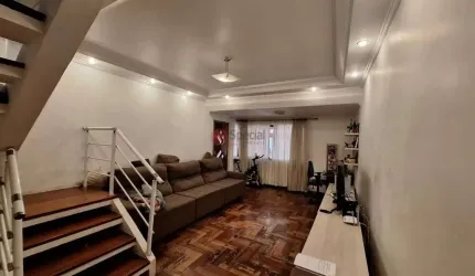 Sobrado de Vila na Vila Carrão.