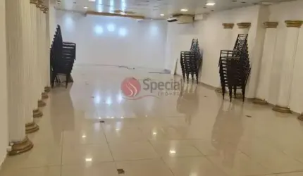 Prédio comercial com moradia na Vila Formosa.