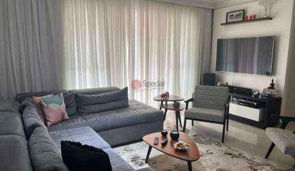 Apartamento no Anália Franco, semi mobiliado, decorado, ótima localização.