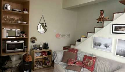 Casa térrea antiga no Alto da Mooca com 2 quartos e 2 vagas.