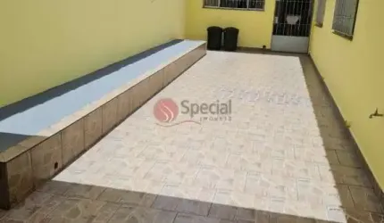 Casa Térrea a venda com 10 m de frente ,  3 quartos, 1 suíte, 2 vagas. Anália Franco.
