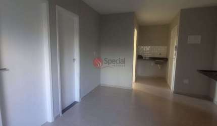 Apartamento no Belém com 2 dormitórios e terraço para churrasqueira.