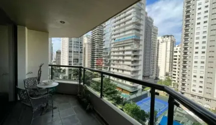 Apartamento de 220 m², 4 suítes, 2 suítes  com vista eterna para o quarteirão tombado (Face Norte),