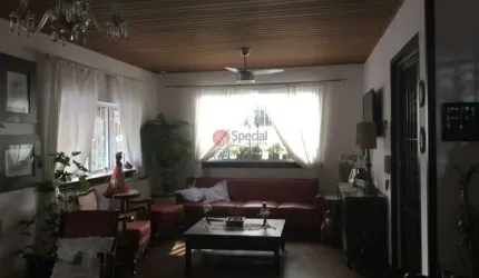 Sobrado na liberdade ao lado dos principais hospitais de São Paulo.