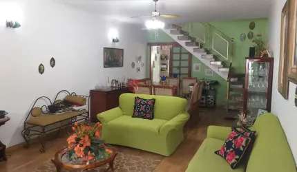 Excelente sobrado comercial no Tatuapé com acesso a duas ruas com 3 quartos, 10 vagas