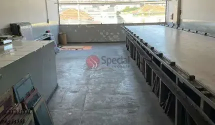 Galpão na Penha em ótima localização.