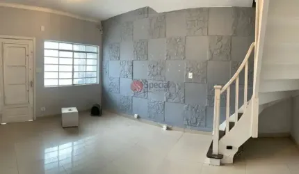 Sobrado com 2 dormitórios na Vila Prudente.