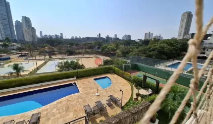 Apartamento com 78 m² , 3 dormitórios, 1 suíte , sala com a sacada para o Ceret,  2 vagas fixas .