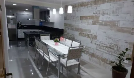 Sobrado na Penha com 3 quartos, 1 suíte e 4 vagas com 270 m²
