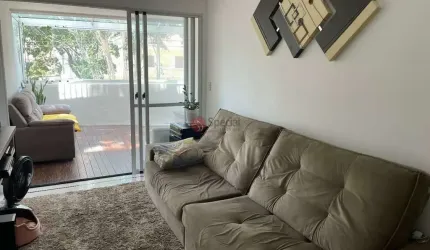 Apartamento na Vila Gumercindo, com 3 quartos, 1 suíte, 1 vaga e sacada.