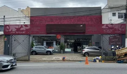Prédio comercial à venda na Mooca.