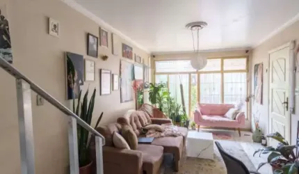 Sobrado à venda na Vila Carrão.