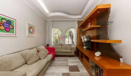 Sobrado à venda  no Jardim Têxtil com 215 metros.