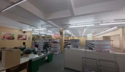 Galpão à venda com renda e  acesso por 2 ruas no Tatuapé