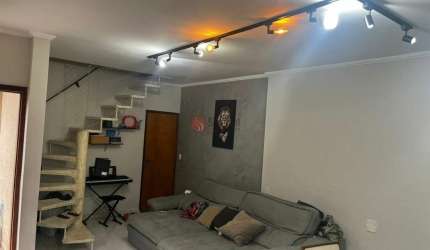 Sobrado na Vila Primavera - Sapopemba com 3 moradias.