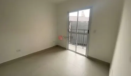 Apartamento com 2 quartos a 350 metros do Metrô Guilhermina.