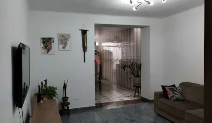 Sobrado no Tatuapé, próximo ao Metrô Carrão.