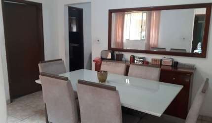 Casa à venda n Aricanduva, com 2 dormitórios e 2 vagas.
