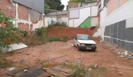 Terreno na Vila Guilhermina.