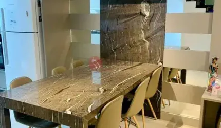Sobrado de Condominio próximo ao Shopping Anália Franco, lindamente decorado, com  Varanda Gourmet,