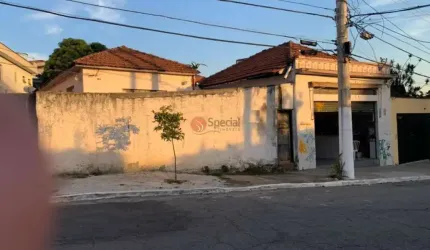 Ótima área na Vila Diva