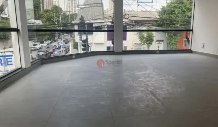 Prédio comercial em excelente ponto no Tatuapé.