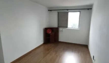 Apartamento no Parque São Jorge.