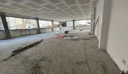 Salão comercial, com 300 metros de área construída, próximo ao Metrô Carrão.