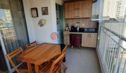 Apartamento no Anália Franco com 2 quartos.