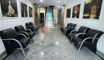 Prédio comercial no Belenzinho com 260,00 metros, 8 salas, 4 banheiros, próximo Av. Salim  Maluf.