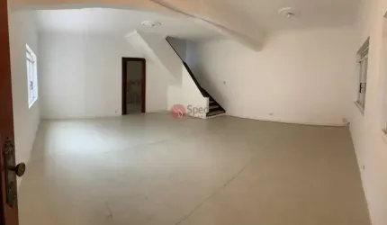 Sobrado para  locação na Penha com 3 quartos, 1 suíte e 5 vagas de garagem.