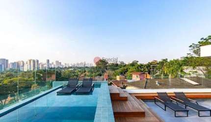 Casa de condomínio em Santo Amaro: Luxo e exclusividade com vista para o verde em Santo Amaro