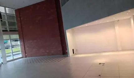 Loja Comercial para locação no Ecoville.