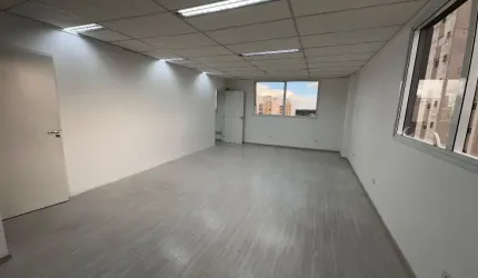 Sala Comercial em andar no Ecoville.