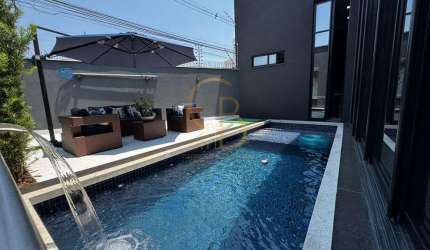 Linda casa PORTEIRA FECHADA com arquitetura moderna e muita tecnologia e inovação