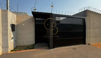 Casa Nova com 3 Quartos no bairro Universitário