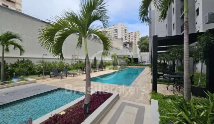 Apartamento 02 Quartos com Varanda Frente ao Shopping