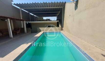 Casa à venda com 300,00m² e 3 quartos em Irajá, Rio de Janeiro - RJ