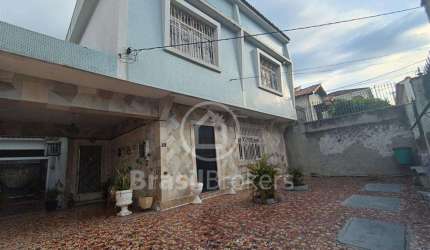 Casa duplex espaçosa, de 238m² em Higienópolis - RJ