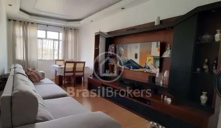 Amplo apartamento de 3 quartos modernizado e com 2 vagas de garagem!
