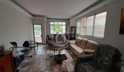 Apartamento tipo casa 3 quartos próximo à Dias da Cruz