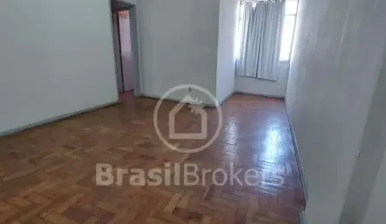 Apartamento de frente 2 quartos mais dependência de empregada