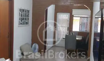 Excelente Casa com Terraço / Pequeno Quintal !!!...