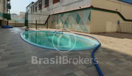 Apartamento com TRÊS Quartos em condomínio com Piscina