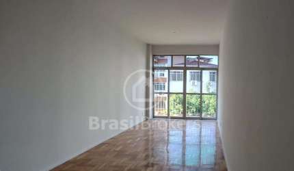 Apartamento  com vaga e elevador