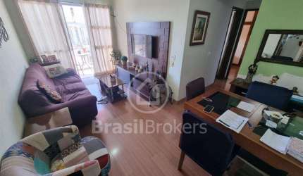 Excelente Apartamento próximo de todo comércio e condução 2 Qtos Varanda e Suíte