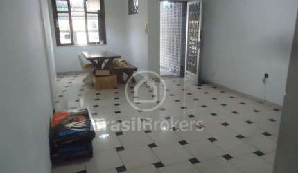Casa à venda com 200,00m² e 4 quartos em Ramos, Rio de Janeiro - rj