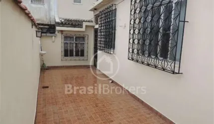 Casa 4 quartos, sendo 1 suíte