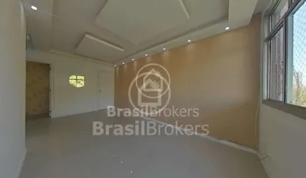 Cobertura com ampla área livre perto da Rua Ferreira de Andrade